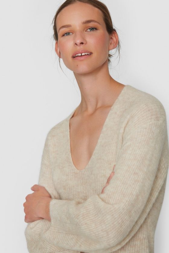 Dandelion knit blouse with v-neck